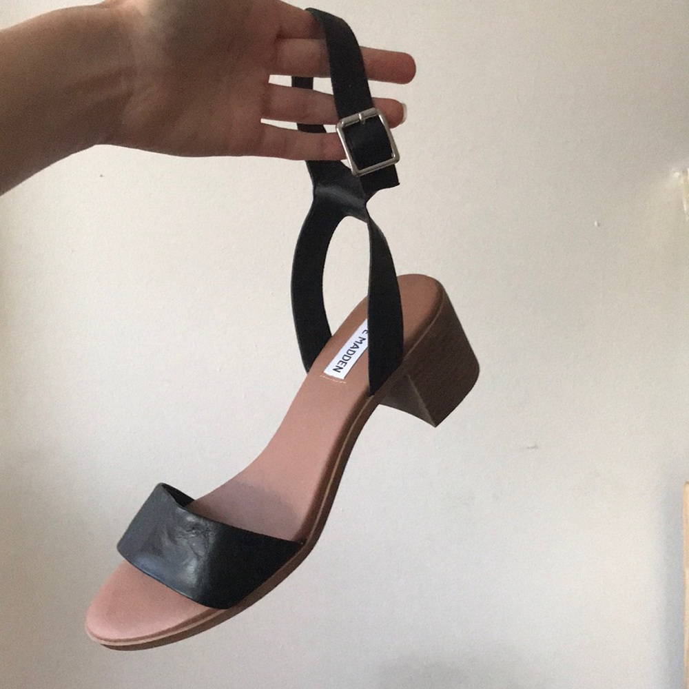 Steve Madden // Black Chunky Heel Sandal // Size 8